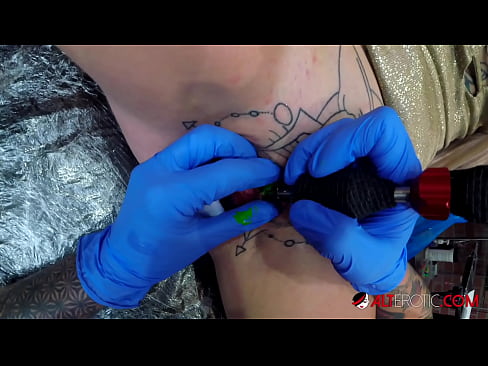 ❤️ Nagpa-tattoo sa kanyang klitoris ang sobrang tattoo na hottie na si Sully Savage ❤❌ Porn video sa tl.tradeis.top ☑