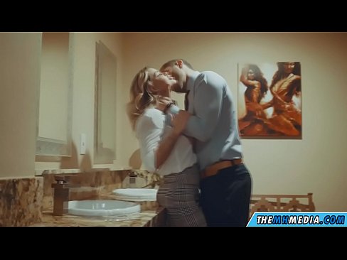 ❤️ Kapag ang isang busty blonde seduces sa isang pampublikong banyo ❤❌ Porn video sa tl.tradeis.top ☑